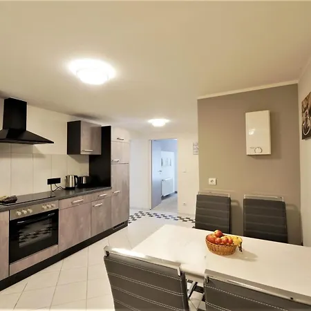 Apartment Lovely In Near Forest Elpe